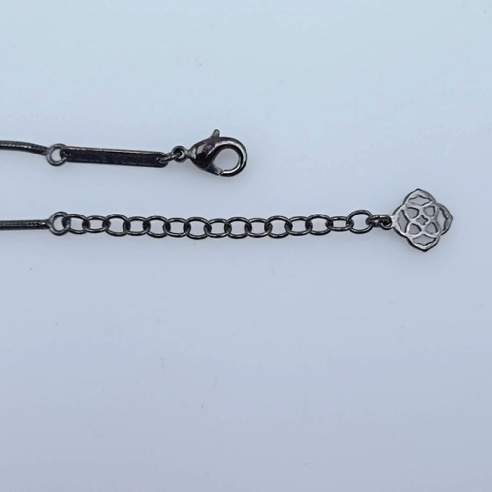 Kendra Scott Black/White Pendant Necklace - Picture 8 of 8